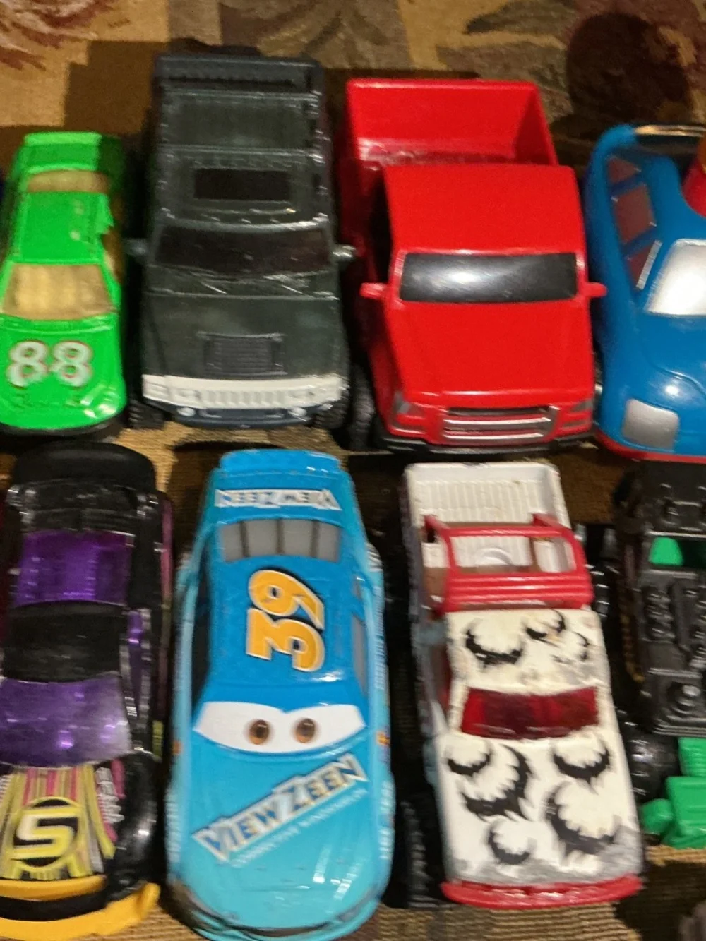 23 Hot wheels Matchbox Maisto mattel and More Toy cars